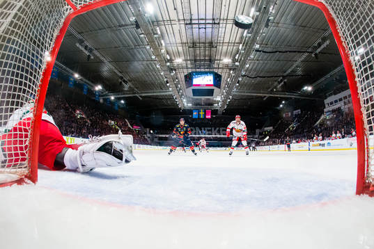 Djurgårdens Axel Jonsson Fjällby gör 6-1 bakom Moras