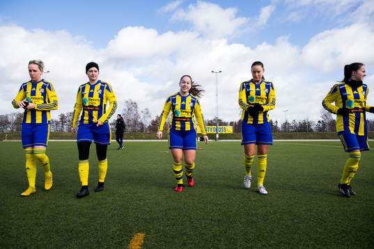 Eskilsminnes spelare värmer upp
