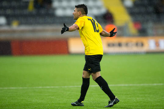 Häckens Paulinho reagerar