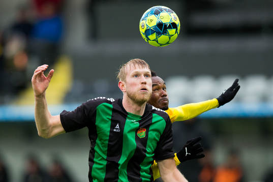GAIS Carl Nyström och Häckens Nasiru Mohammed