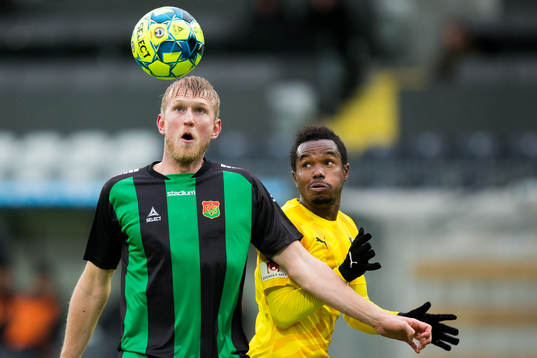 GAIS Carl Nyström och Häckens Nasiru Mohammed