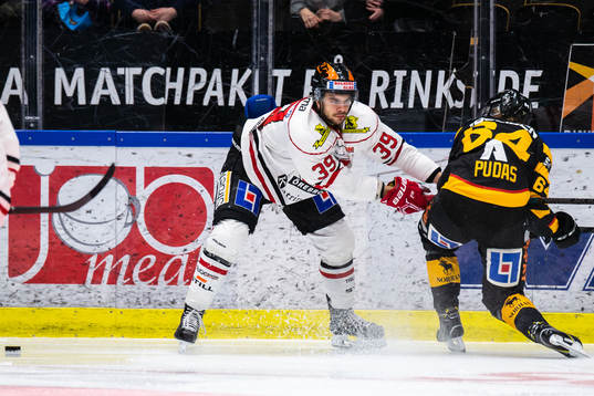 Örebros Jordan Boucher och Skellefteås Jonathan Pudas