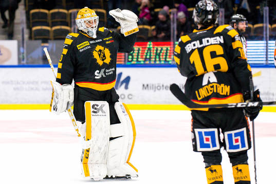 Skellefteås målvakt Mantas Armalis och Linus Lindström