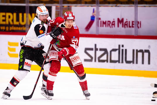 Malmö Redhawks Nick Olesen och Timrås Anton Wedin