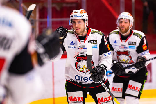 Malmö Redhawks Konstantin Komarek jublar