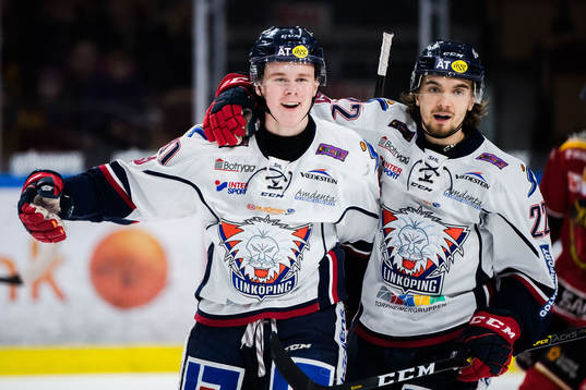 Linköpings Olle Lycksell och Adam Brodecki jublar