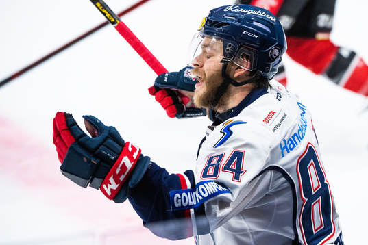 Linköpings Jimmy Andersson reagerar