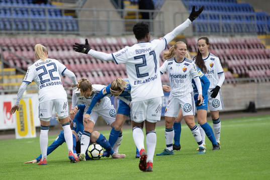 kalabalik i slutet av fotbollsmatchen i Svenska Cupen