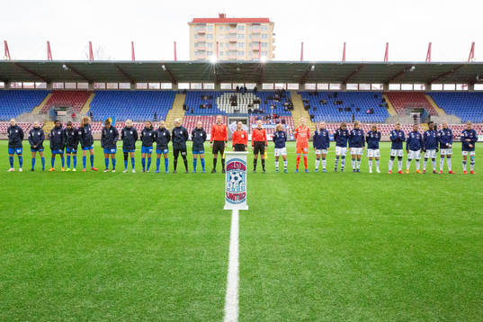 Laguppställning innan fotbollsmatchen i Svenska Cupen