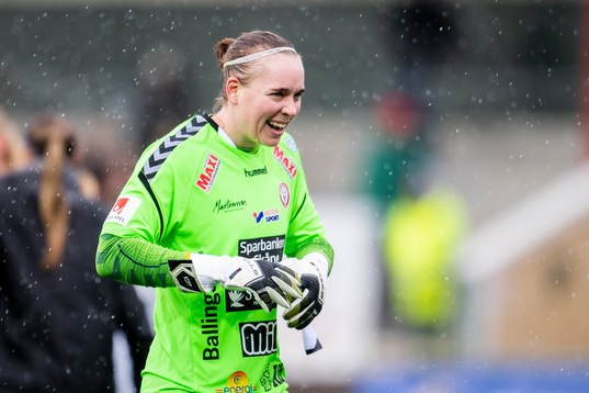 Kristianstads målvakt Brett Maron jublar