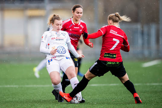 Limhamn Bunkeflos Beatrice Persson  och Kalmars Selma
