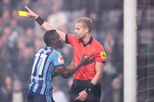 Djurgårdens Mohamed Buya Turay reagerar