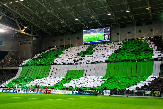 Hammarbys supportrar med ett tifo