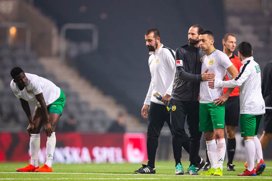 Hammarbys Nikola Djurdjic deppar med lagkamrater