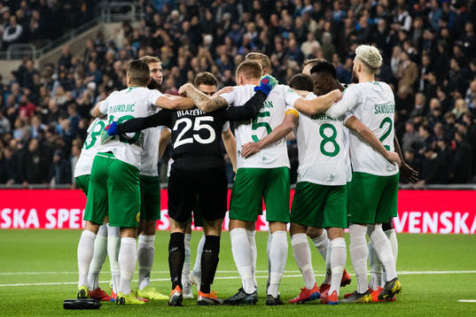 Hammarbys spelare samlas innan kvartsfinalen i Svenska