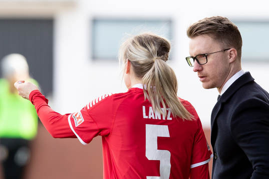 0  Linköpings tränare Olof Unogård och Lisa Lantz