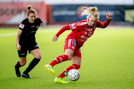 0  Linköpings Anna Oscarsson mot Göteborgs Natalia Kuikka