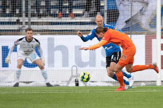 AFC Eskilstunas Felix Michel Melki och Halmstads Andreas