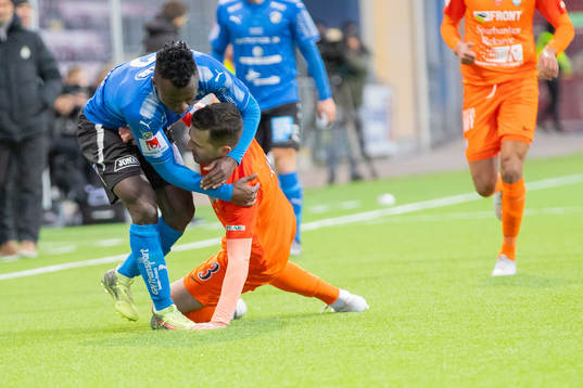 Halmstads Alexander Berntsson och AFC Eskilstunas Kadir