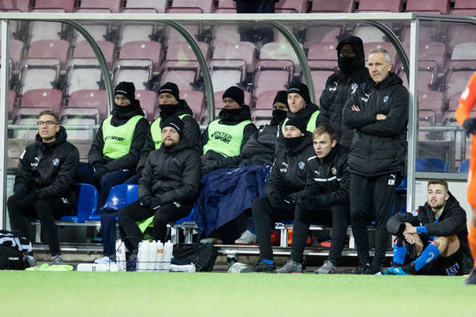 Deppigt på bänken