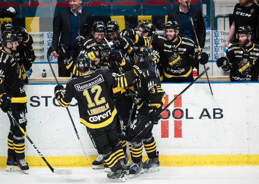 s Garry Nunn gör hattrick till 4-0