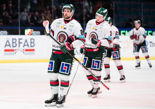 Frölundas Viktor Ekbom och Jacob Moverare deppar