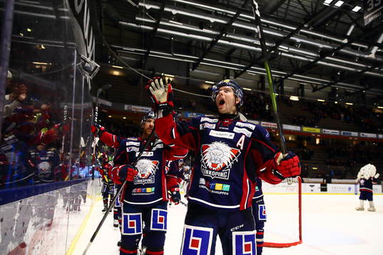 Linköpings Andrew Gordon jublar