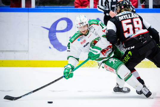 Rögles Trevor Mingoia  och Malmö Redhawks Anton Mylläri