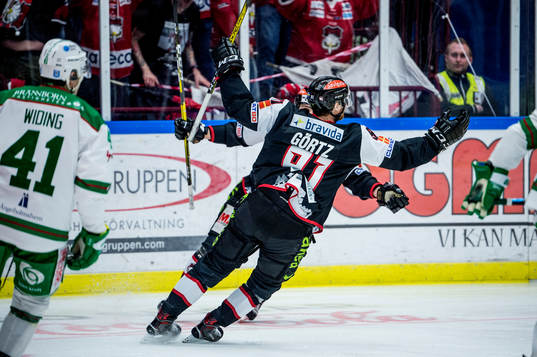 Malmö Redhawks Max Görtz jublar