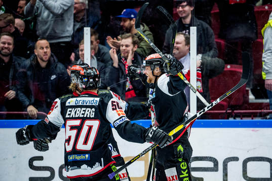 Malmö Redhawks Max Görtz jublar
