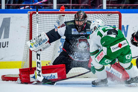 Malmö Redhawks målvakt Oscar Alsenfelt mot Rögles Simon