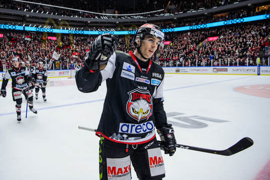 Malmö Redhawks Henrik Hetta jublar