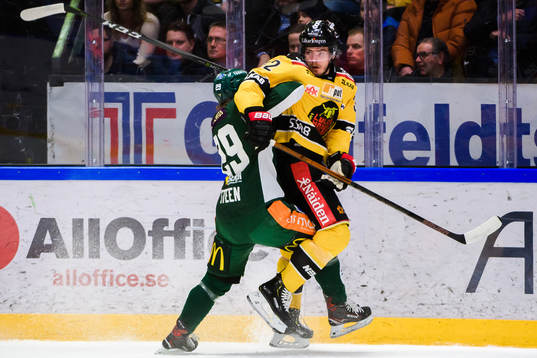 Färjestads Oskar Steen och Luleås Oscar Engsund