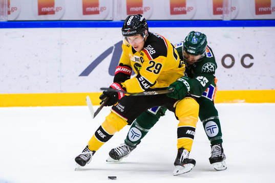 Luleås Erik Gustafsson och Färjestads Martin Johansson