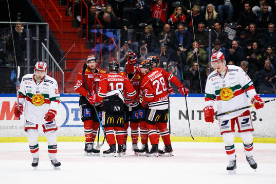 Örebros Jere Sallinen jublar