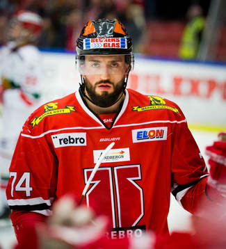 Örebros Nick Ebert jublar vid 3-1