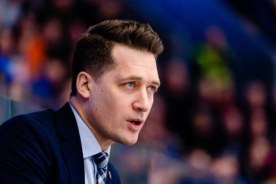 Växjös tränare Sam Hallam