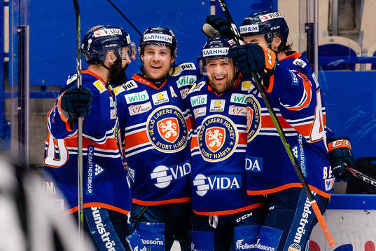 Växjös Erik Josefsson och Nichlas Hardt jublar