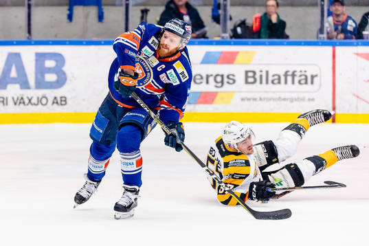 Växjös Liam Reddox  och Skellefteås Emil Djuse