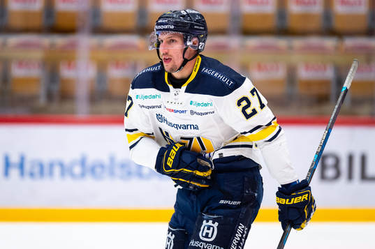 s David Gustafsson jublar