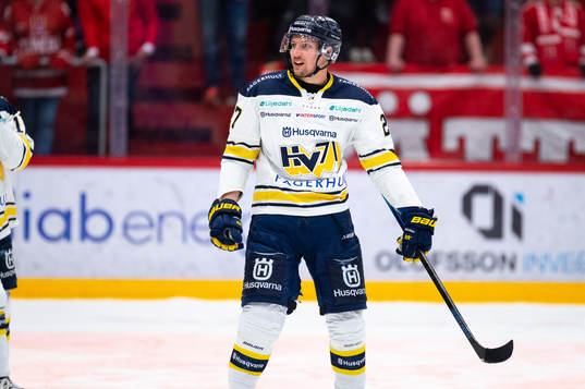 s David Gustafsson jublar