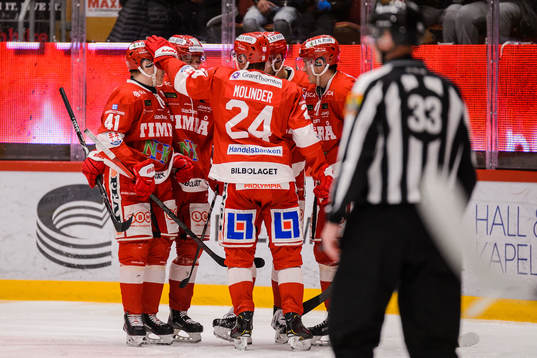 Timrås spelare jublar