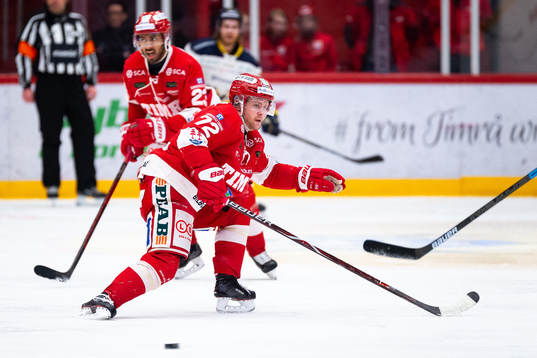 Timrås Sebastian Ohlsson täcker skott