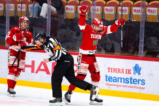 Timrås Johannes Salmonsson jublar