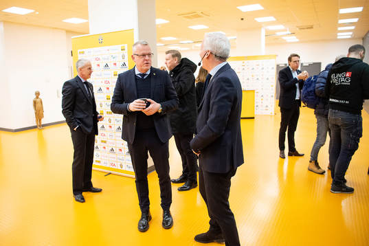 Head coach Janne Andersson and general secretary of the