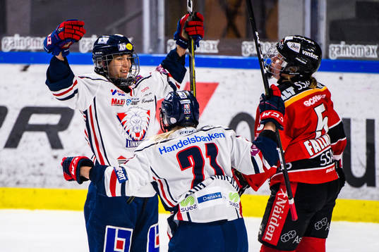 Linköpings Denise Altmann och Madelen Haug Hansen jublar