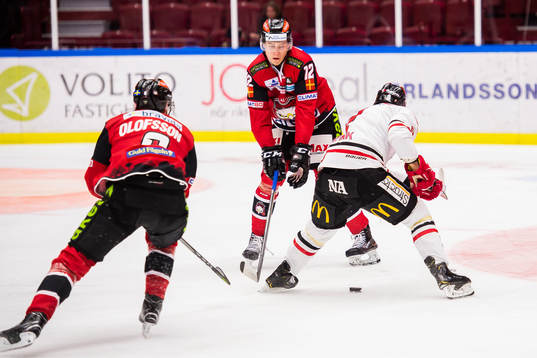 Malmö Redhawks Linus Cronholm och Örebros Tyson Spink