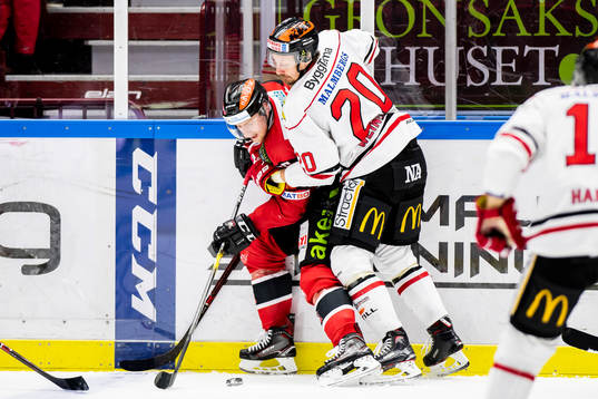 Malmö Redhawks Axel Wemmenborn och Örebros Marcus