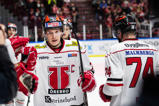 Örebros Jere Sallinen jublar