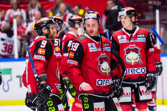 Malmö Redhawks Anton Mylläri och Frederik Storm jublar